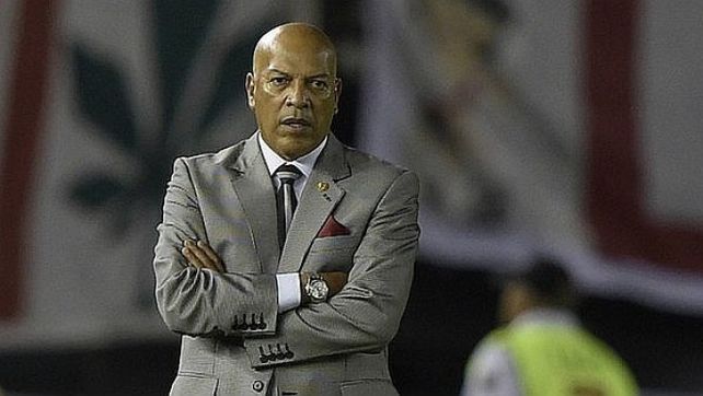 Por un insólito error echaron al DT de Jorge Wilstermann