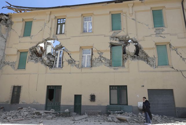 La mayoría de los edificios de Amatrice sufrieron daños estructurales severos.