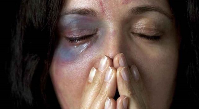 Le dio una brutal golpiza a su pareja, reconoció el hecho y no irá preso