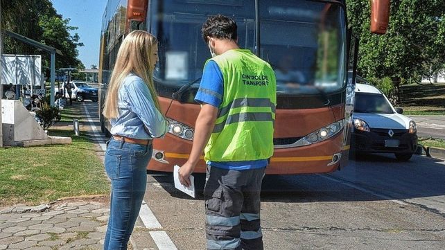 Fin de semana largo: La CNRT controla a micros y camiones