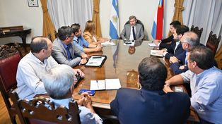 Rogelio Frigerio se reunió con senadores de Juntos por Entre Ríos. Se priorizarán obras públicas paralizadas, inversiones en escuelas, rutas y hospitales.