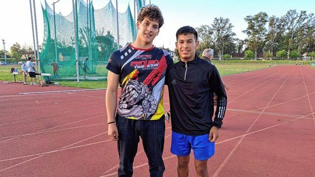 Los atleta de Concordia entrenan en la pista ubicada en el ex polideportivo.