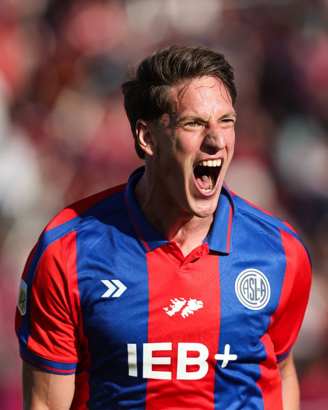 Andrés Vombergar le dio el triunfo al equipo de Russo en el nuevo Gasómetro.