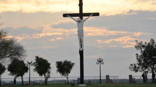 Intentó prender fuego un monumento religioso porque Dios se lo pidió