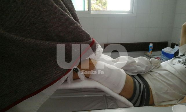 Internado. Benegas en la Sala de Traumatología del hospital Cullen. Pidió no mostrar sus rostro. Internado. Benegas en la Sala de Traumatología del hospital Cullen. Pidió no mostrar sus rostro.