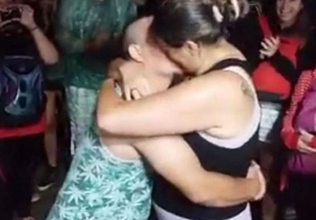 Historia de amor en el Cosquín Rock: le propuso matrimonio a su pareja en pleno festival