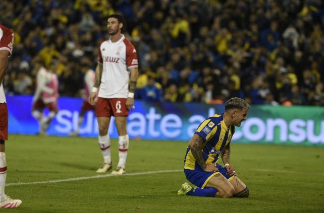 Copetti se lamenta en la derrota de Central ante Huracán por los cuartos de final del Apertura 2025.