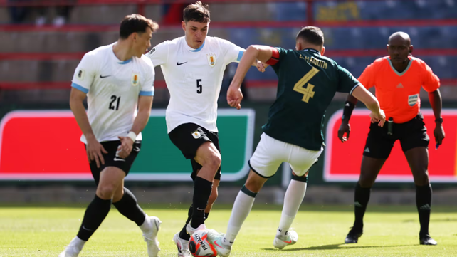 Bolivia no puedo superar a Uruguay en El Alto y la selección argentina está logrando el pasaje a la Copa del Mundo.