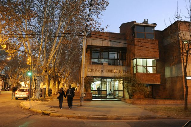 El cuerpo fue trasladado al Instituto Médico Legal para realizar la autopsia.