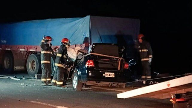 Gualeguaychú: murieron tres menores de edad y sus padres en un choque en la ruta 14