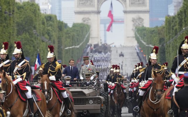 El presidente francés Emmanuel Macron y el jefe de Estado Mayor francés