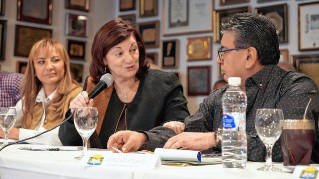 Acuerdo: aumentaron los sueldos a los trabajadores avícolas