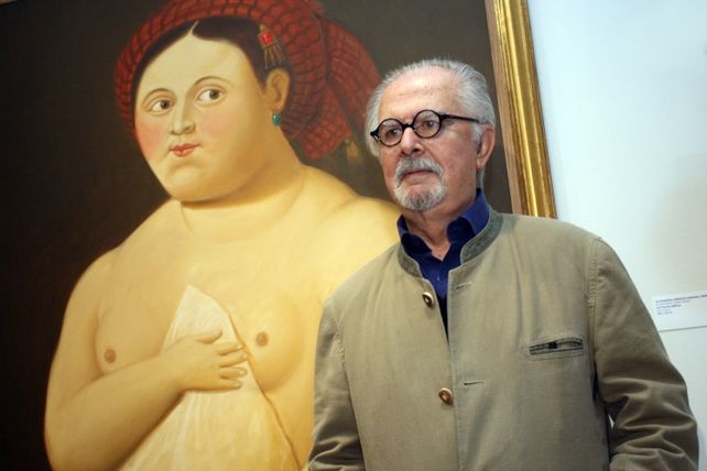 Fernando Botero junto a una de sus inconfundibles pinturas.&nbsp;