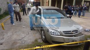 Más de 200 kilos de droga en un auto y no hay ningún detenido