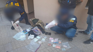 Agentes de la Policía de Federal en el secuestro de droga en Montevideo y Juan Manuel de Rosas.&nbsp;