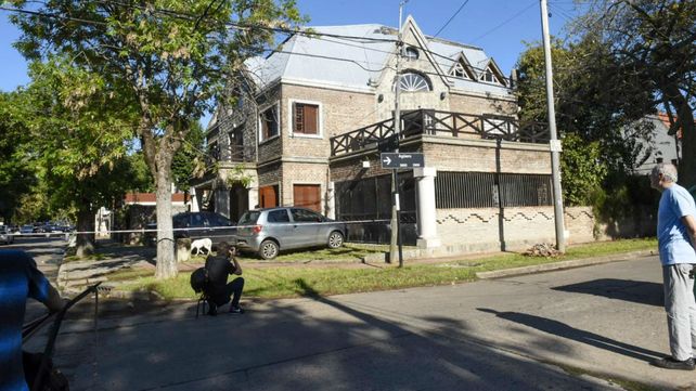 La casona donde se produjo esta mañana el doble asesinato
