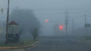 Cielo invisible en Paraná: una espesa niebla cubre la ciudad