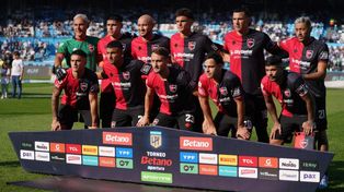 Los once de Newells que salieron a buscar la clasificación frente a Racing en Avellaneda.