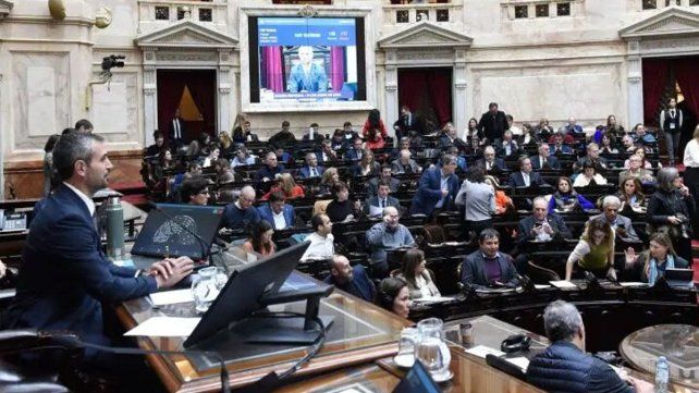 Diputados opositores acordaron y aprobaron una nueva fórmula jubilatoria.