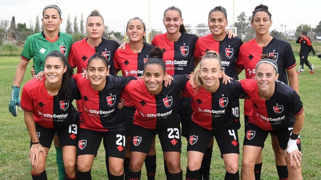 Las chicas de Newells ganaron este año la Copa Federal y el torneo Apertura. Ahora definirán con Belgrano el Trofeo de Campeonas.