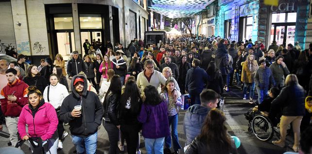 Este sábado Rosario disfrutará de la 10ª edición de la Noche de Peatonales.