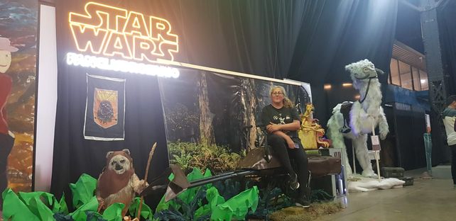 Star Wars Day: la galaxia, el traje y el corazón generoso de la Chewbacca rosarina