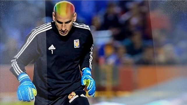 El Patón Guzmán, teñido contra la homofobia en el fútbol