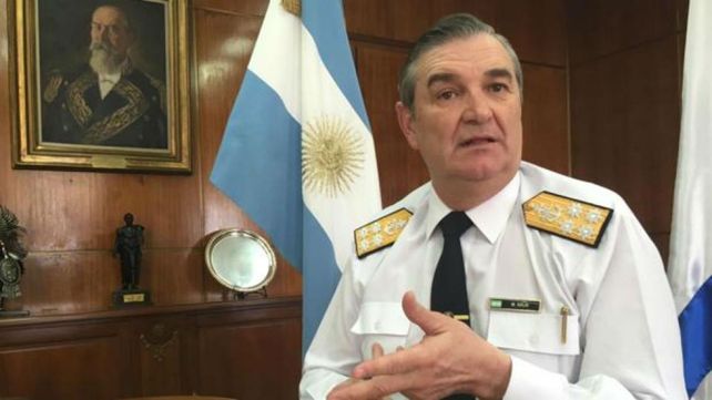 No me informaron. El almirante Marcelo Srur culpa a dos subalternos de negligencia en el servicio.