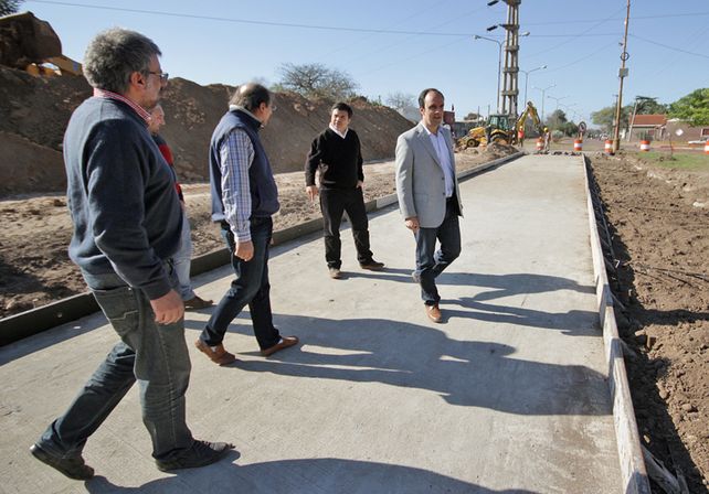 Metrofé. José Corral observó de cerca los primeros movimientos.  Gentileza/Municipalidad de Santa Fe