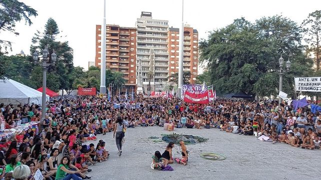 Concentración en plaza de Mayo por el Día Internacional de la Mujer en 2022