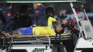 Neymar fue operado y afirmaron que estará diez meses fuera de las canchas
