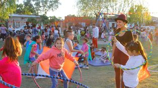 Día de juegos en el barrio Las Lomas de Santa Fe