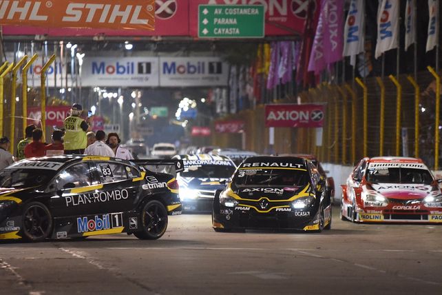 Las 20 mejores postales del Súper TC2000 en el Callejero de Santa Fe
