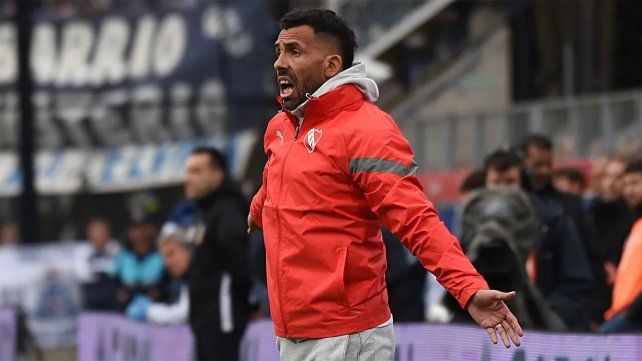Bombazo: Carlos Tevez se va de Independiente Bombazo: Carlos Tevez se va de Independiente