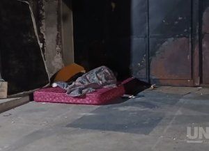 El frío se instaló en la ciudad y son más de 300 las personas asistidas en situación de calle: piden ayuda con las viandas de comida