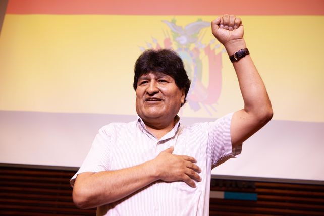 Evo Morales denunció que fue víctima de un golpe de Estado con injerencia externa