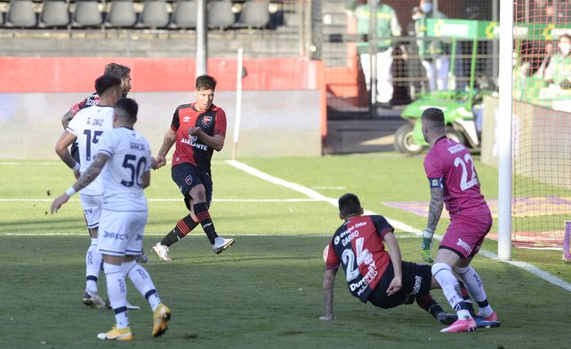 Newells: un año de despedidas y esquivo en resultados