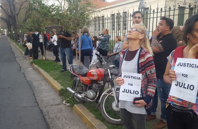 Marcha por Julio Cabal