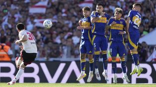 La zurda mágica de Mastantuono para abrir el triunfo de River Plate sobre Boca Juniors, en un superclásico apasionante.
