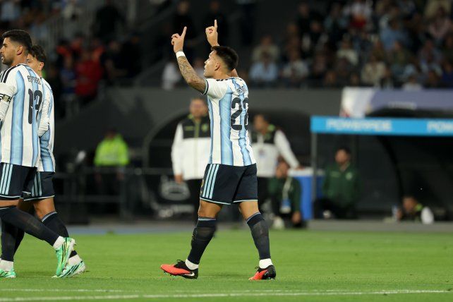 Lautaro Martínez convirtió el primer gol de la selección argentina en la nueva era