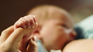 Compatibilizar la maternidad y el trabajo, el desafío pendiente