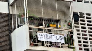Con la cuarentena, los balcones se volvieron un canal de comunicación.