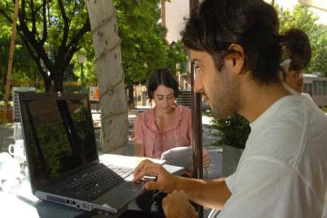 Proponen que haya wi-fi para todos en los espacios públicos
