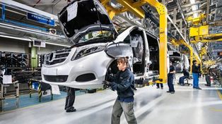 La empresa alemana Mercede Benz construirá una planta en Zárate que va a generar 500 nuevos empleos directos y más de 2 mil indirectos.&nbsp;