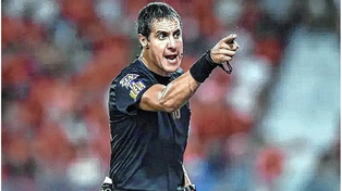 Pablo Echavarría estuvo el sábado dirigiendo a Newells en el Coloso y este viernes vuelve a Rosario para arbitrar el partido de Central con Defensa y Justicia.