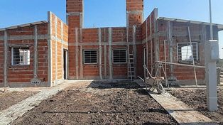 Casi la mitad del costo de construir una vivienda corresponde a impuestos y aportes.