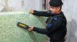 Con dinero decomisado al delito, Santa Fe sumó 20 paletas detectoras de metales para las cárceles
