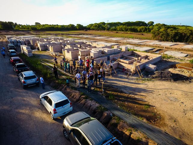El sueño de la casa propia. La construcción está a cargo de cuatro cooperativas de trabajo.