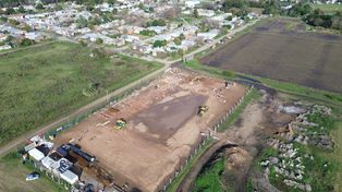 El predio donde se construye el nuevo edificio de la Escuela Patagonia Argentina ya fue estabilizado para comenzar con la primera parte de la obra.