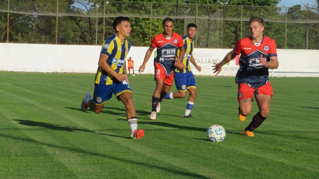La pelota rodó en el Gabino Sosa con Central Córdoba y la reserva de Central.